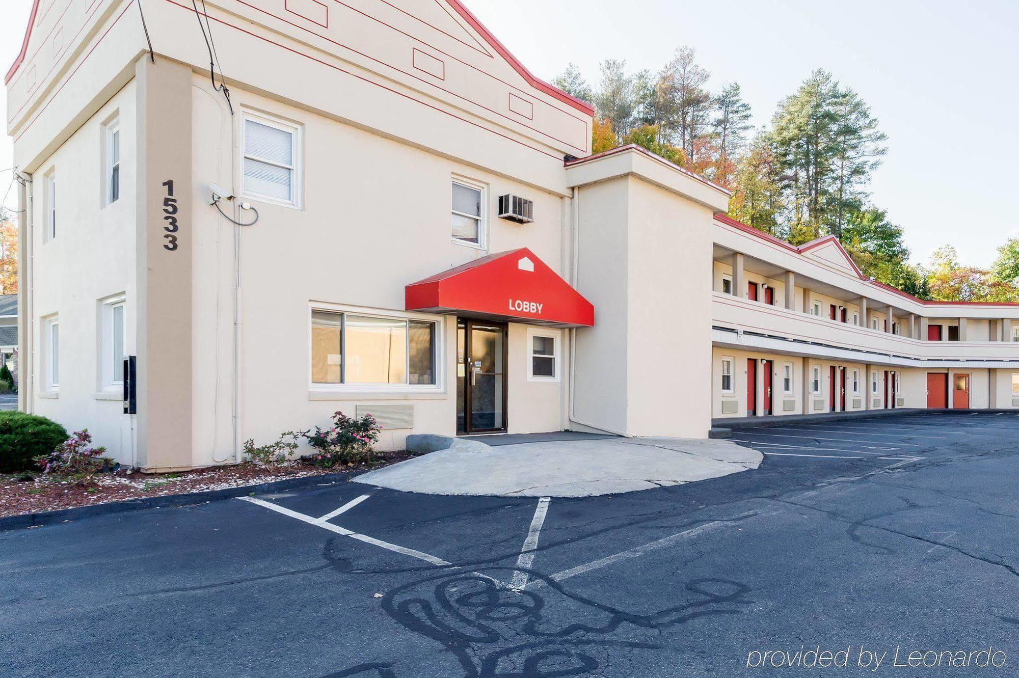Econo Lodge West Springfield Exterior photo